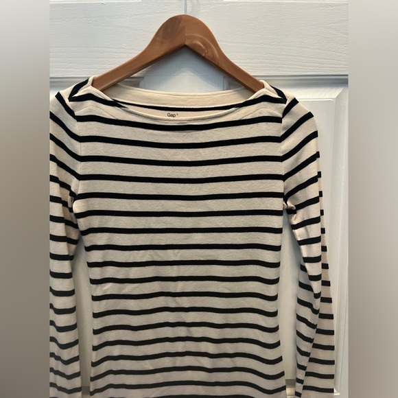 Pre-Owned GAP  Supersoft Women's Long Sleeve Striped Top - Black & Cream- Small - Picture 2 of 5